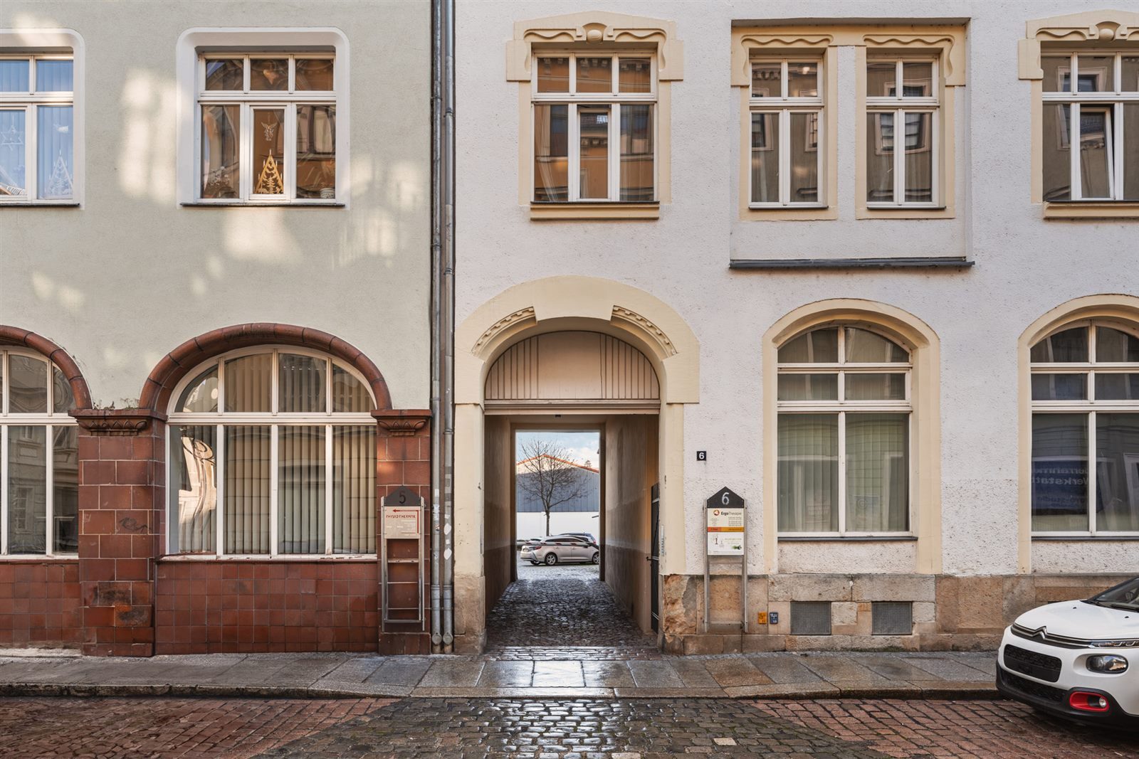 Charmante Hofeinfahrt wie eine kleine Stadtgasse – stilvoll ankommen im Herzen der Meißener Altstadt